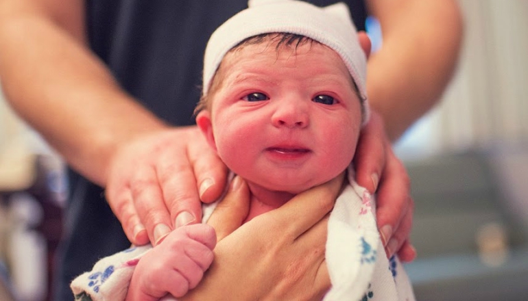 Mom Photographer Takes Birth Photos of Her Own Labor