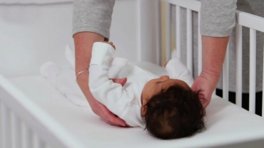 How to Hold A Newborn Baby?