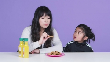 Kids Try Their Moms' Pregnancy Cravings