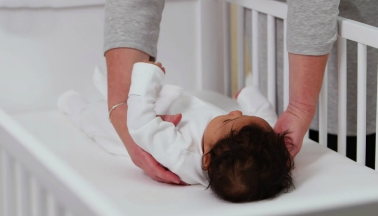 How to Hold A Newborn Baby?