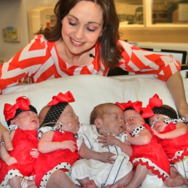 Mom Holds All 5 of Her Quintuplets for the First Time
